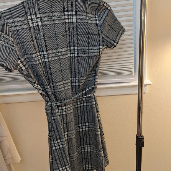 Dress - Picture 3 of 5